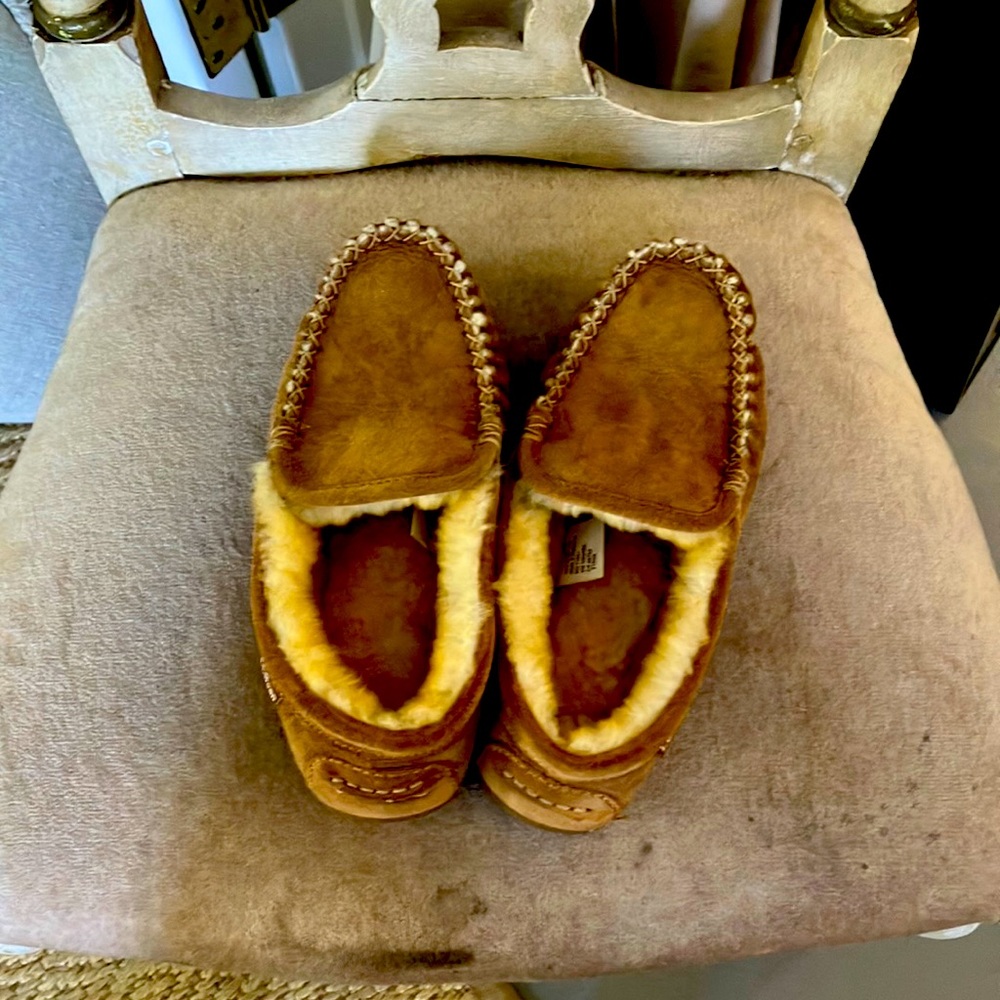 LL Bean Sherpa sheep skin slippers size 7 woman’s medium perfect condition
